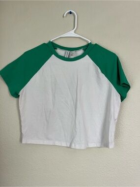 H&M Divided Green & White Raglan Crop Tee XL Y2K Casual Baby Tee Cotton